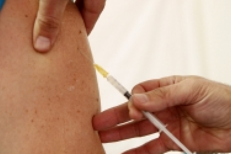 Ingyenes lesz az influenza elleni védőoltás márciustól