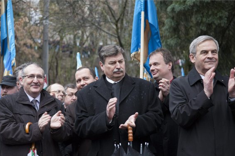 Székely autonómia - Tőkéssel együtt énekelte a tömeg: éljen a magyar szabadság!