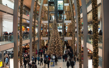 Rekord összeget költhetnek a vásárlók idén decemberben
