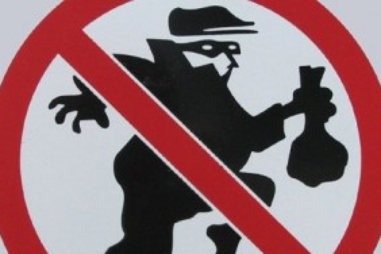Csalók próbálnak pénzt szerezni Zalában csatornatisztítás ürügyén