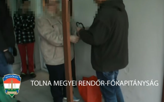 Hat elfogatóparancs volt ellene
