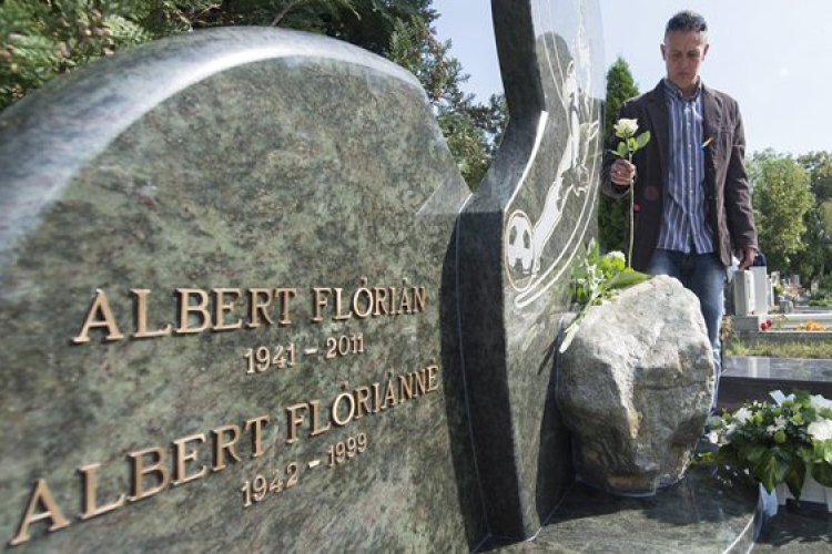 Felavatták Albert Flórián síremlékét Óbudán