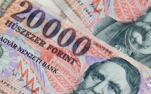 Tíz százalékkal is nőhetnek jövőre a fizetések