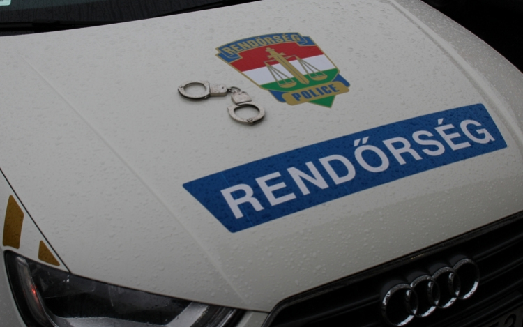 Gyalogosakat ellenőriznek a rendőrök a fővárosban