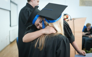 Csaknem 140 ezer új diplomást hozott a nyelvvizsgamentesség