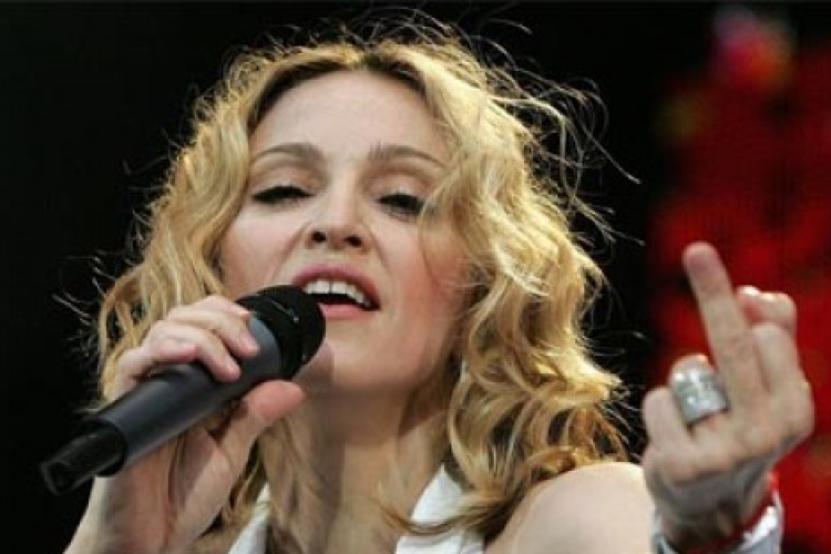 Sajátmagát alázza porig Madonna