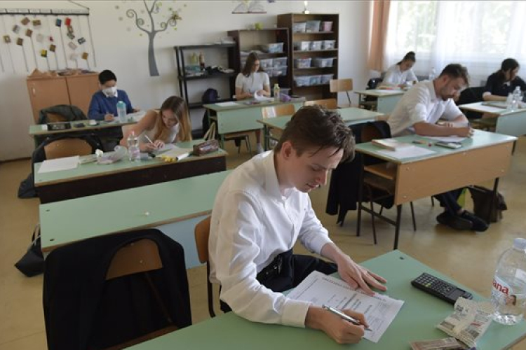 Az angol írásbelikkel megkezdődnek az idegen nyelvi vizsgák