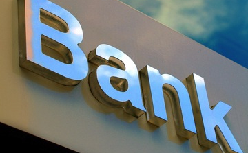 Január elsejétől csökken a bankadó