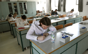 A magyar nyelv és irodalom írásbelikkel folytatódnak az érettségi vizsgák