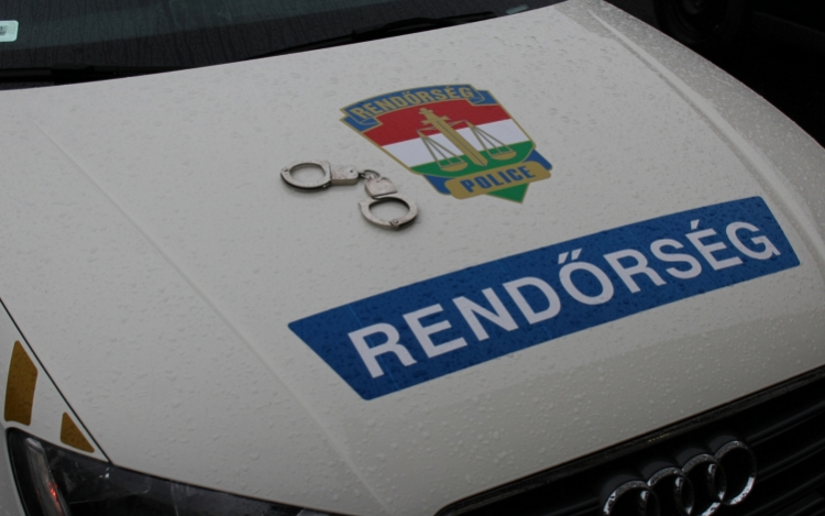 Törött kézzel is tolvajt fogott a szabadnapos rendőr
