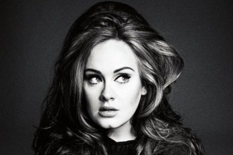 Adele titkos esküvőt tervezget!
