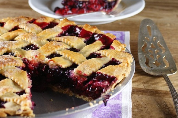Amerikai meggyes pite